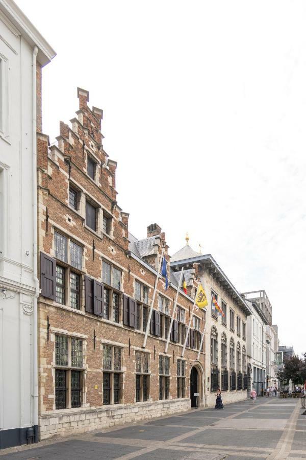 The India Yellow Studio Antwerp Exterior photo